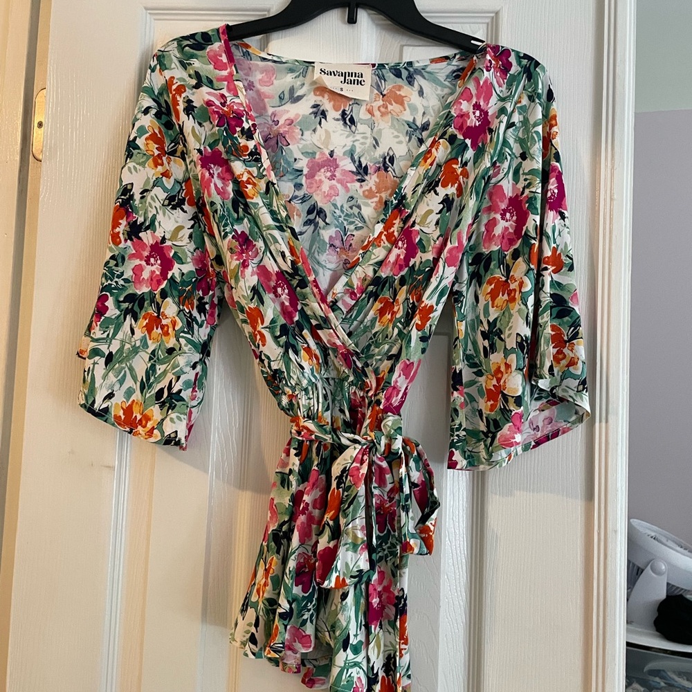 Savanna Jane small bell sleeve tie waist top small
